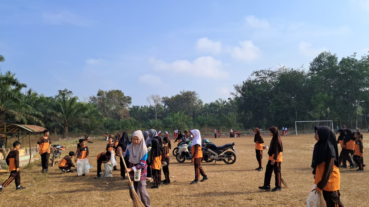 Gerakan Aksi Sekolah Komunikasikan • Informasikan • Edukasikan Tata Kelola Sampah(GAS KIETAA)